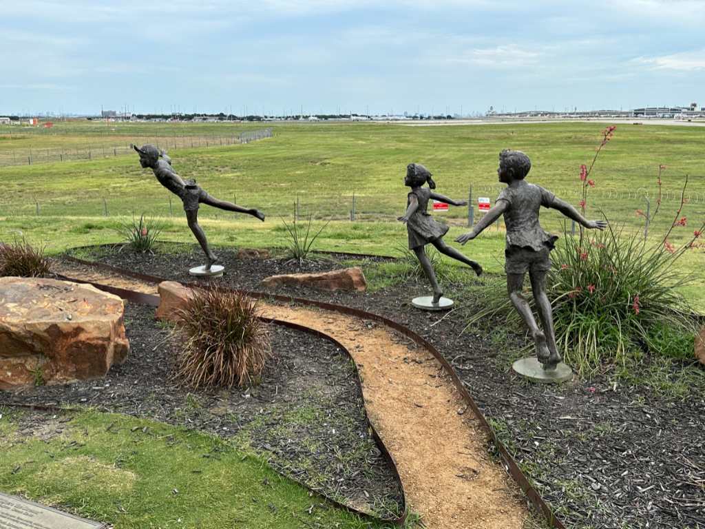 Kids Statues: Founders Plaza, DFW, Grapevine - Kenneth Holland