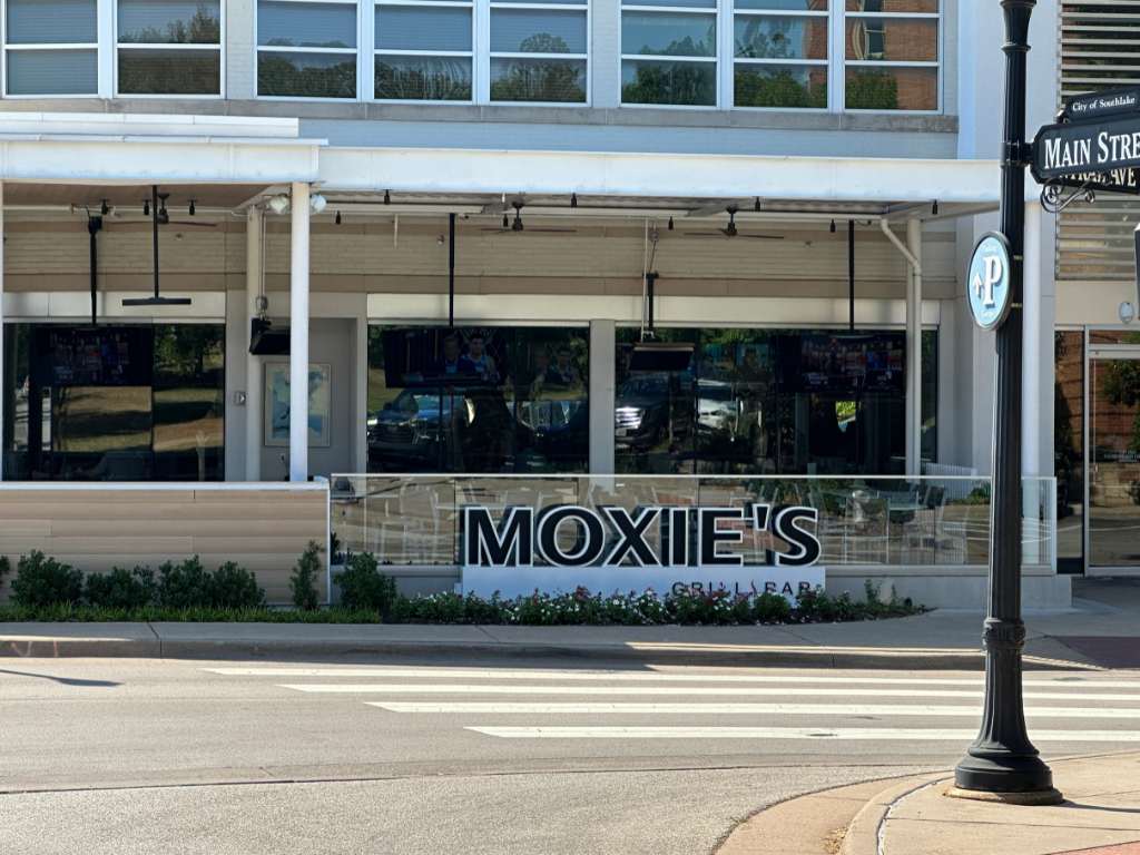 Southlake Town Square Restaurants - Moxie's - Kenneth Holland